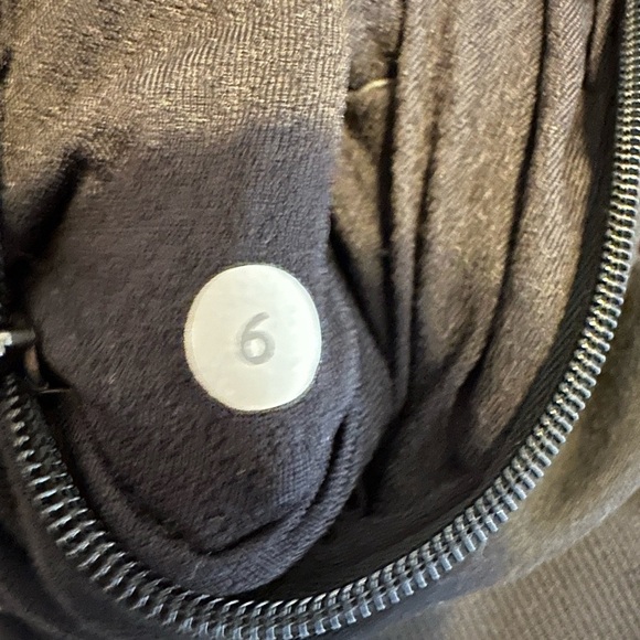 Lululemon Black Bhakti Yoga Jacket in size 6 - Picture 10 of 10